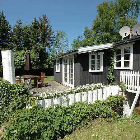 Ferienhaus Holiday Rorsangervej A- 3813 Bøtø By